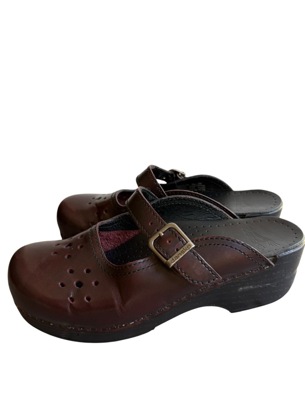 Dansko Merrie Burgundy Leather Mary Jane Clogs Buckle Strap Perforated 38 Scandi - Picture 3 of 11